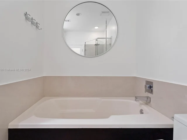 325 Meridian Ave # 5, Miami Beach FL 33139