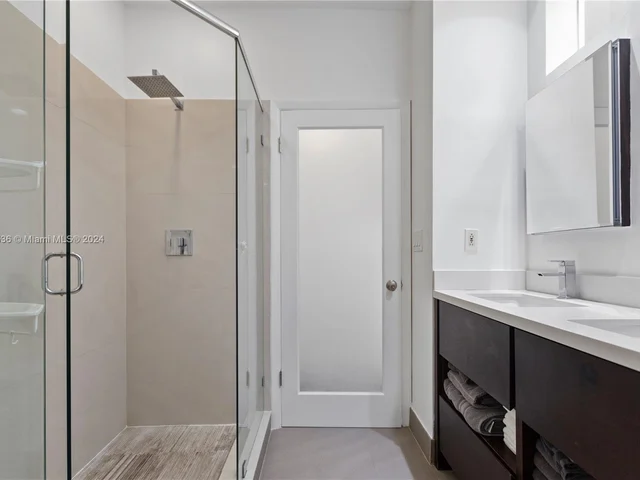 325 Meridian Ave # 5, Miami Beach FL 33139