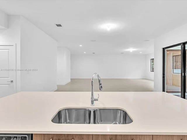 10456 SW 57th Ct, Cooper City FL 33328