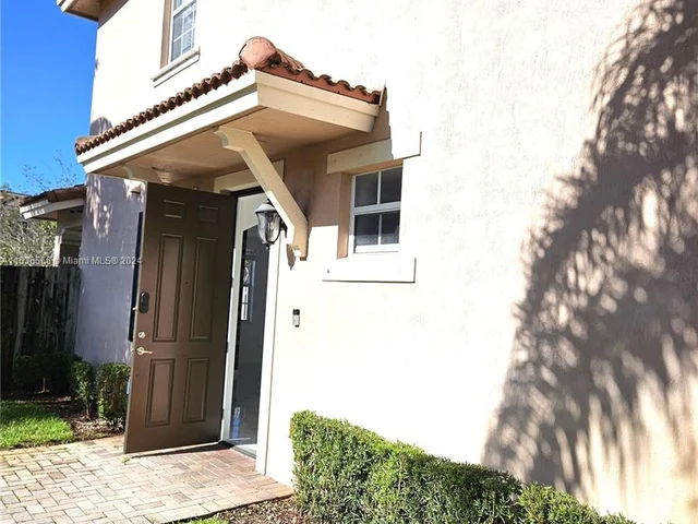 261 Las Brisas Cir # 261, Sunrise FL 33326