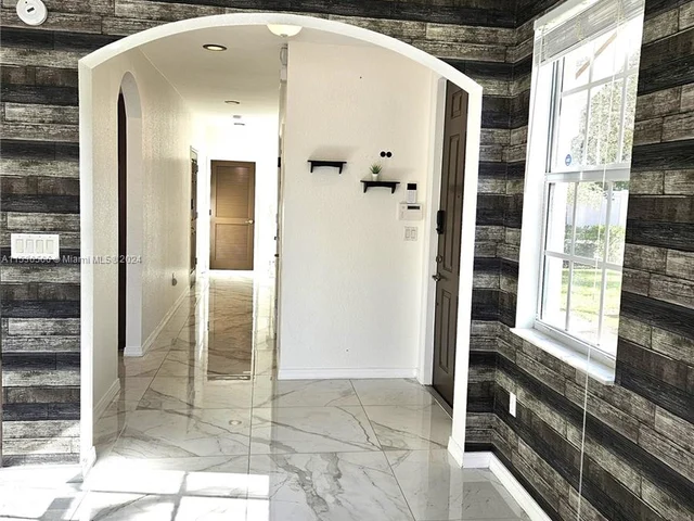 261 Las Brisas Cir # 261, Sunrise FL 33326