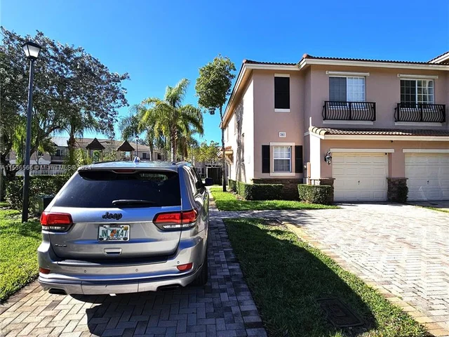 261 Las Brisas Cir # 261, Sunrise FL 33326