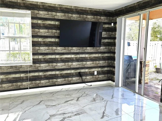 261 Las Brisas Cir # 261, Sunrise FL 33326