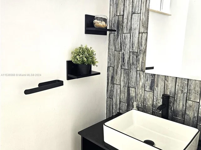 261 Las Brisas Cir # 261, Sunrise FL 33326