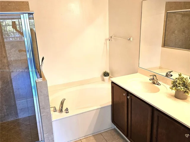 261 Las Brisas Cir # 261, Sunrise FL 33326