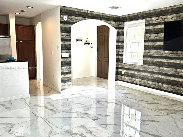 261 Las Brisas Cir # 261, Sunrise FL 33326