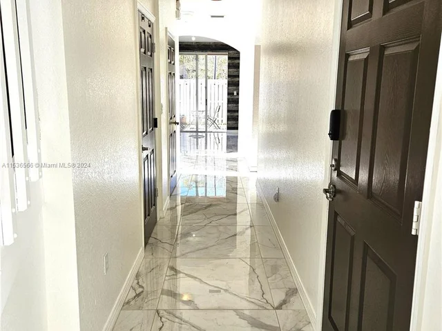 261 Las Brisas Cir # 261, Sunrise FL 33326