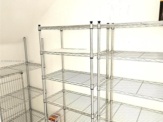 261 Las Brisas Cir # 261, Sunrise FL 33326