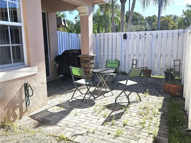 261 Las Brisas Cir # 261, Sunrise FL 33326
