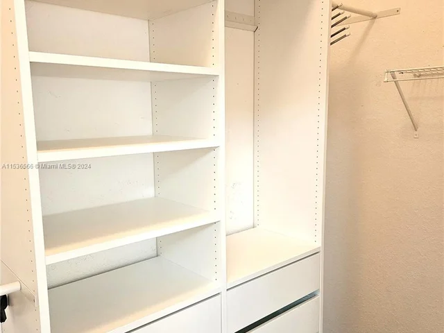 261 Las Brisas Cir # 261, Sunrise FL 33326