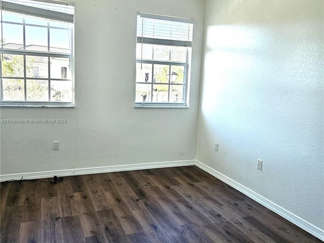 261 Las Brisas Cir # 261, Sunrise FL 33326