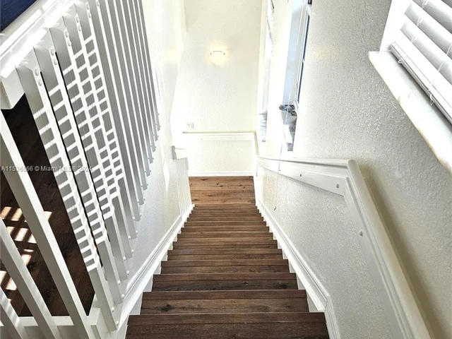 261 Las Brisas Cir # 261, Sunrise FL 33326