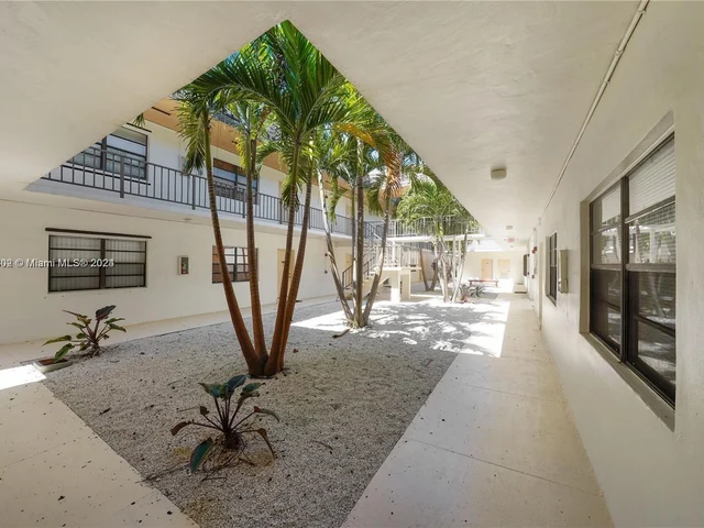 8277 SW 128th St # 203, Pinecrest FL 33156