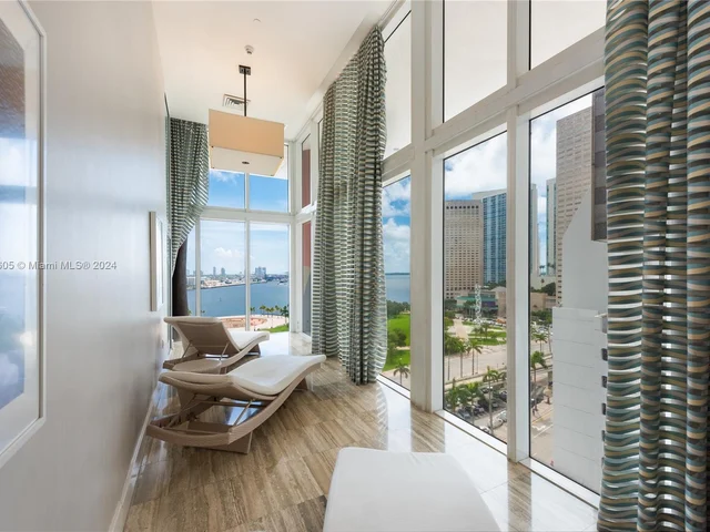 50 Biscayne Blvd # 5007, Miami FL 33132