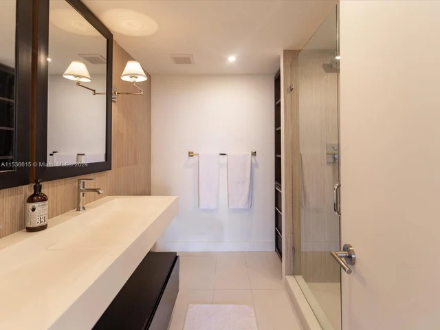 3 Grove Isle Dr # C506, Miami FL 33133