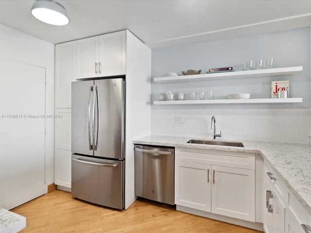 3 Grove Isle Dr # C506, Miami FL 33133