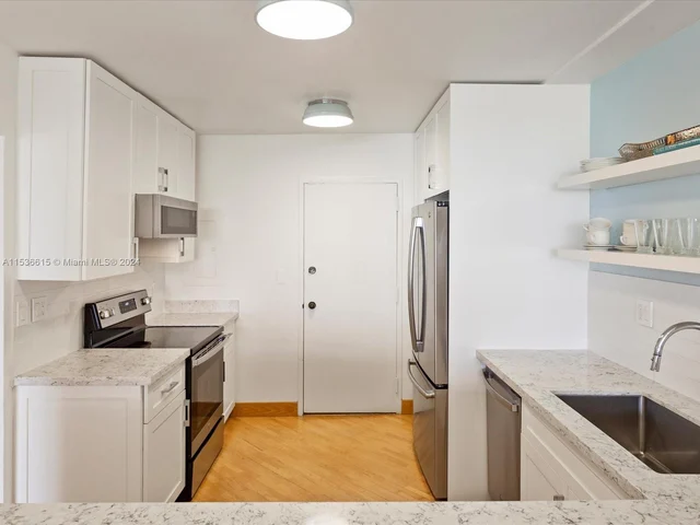 3 Grove Isle Dr # C506, Miami FL 33133