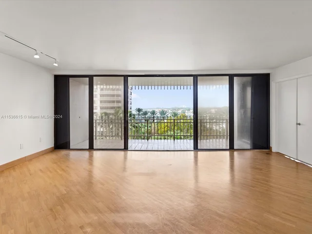 3 Grove Isle Dr # C506, Miami FL 33133