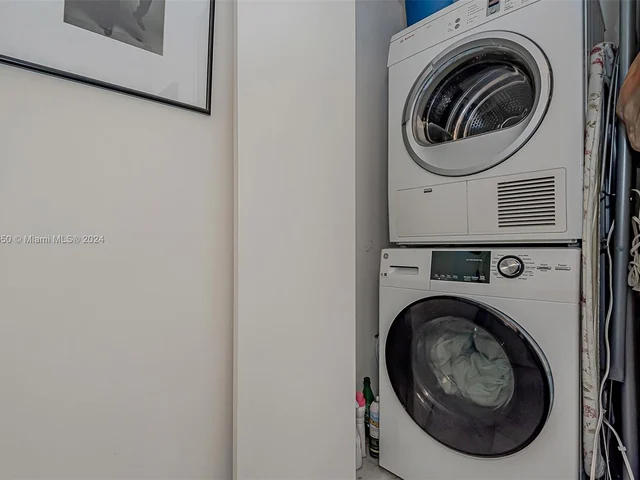 200 Biscayne Boulevard Way # 3907, Miami FL 33131