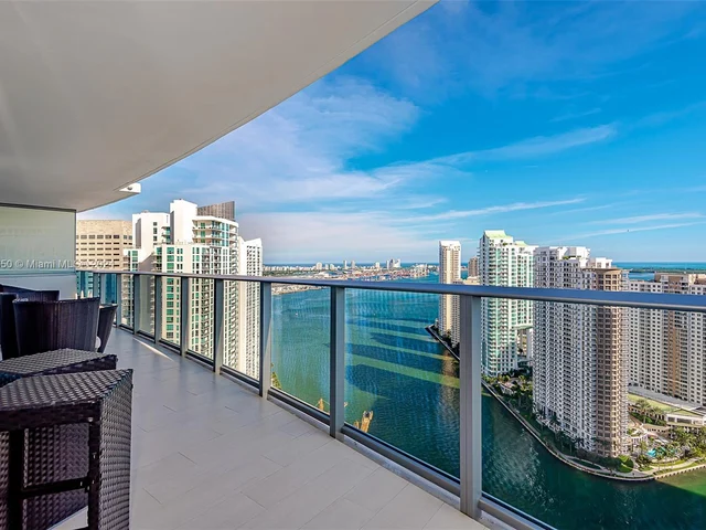 200 Biscayne Boulevard Way # 3907, Miami FL 33131