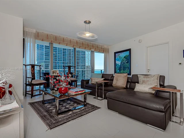 200 Biscayne Boulevard Way # 3907, Miami FL 33131