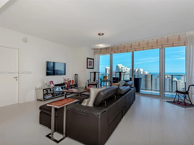 200 Biscayne Boulevard Way # 3907, Miami FL 33131