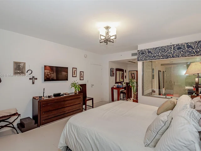 200 Biscayne Boulevard Way # 3907, Miami FL 33131