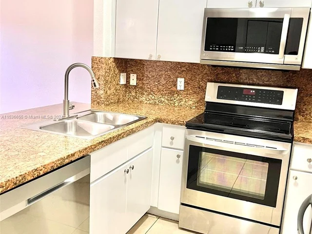 16376 SW 44th Way # 16376, Miami FL 33185