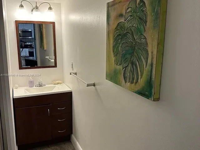 2555 Collins Ave # 2404, Miami Beach FL 33140