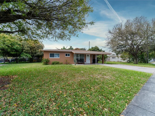 241 NE 26th St, Pompano Beach FL 33064