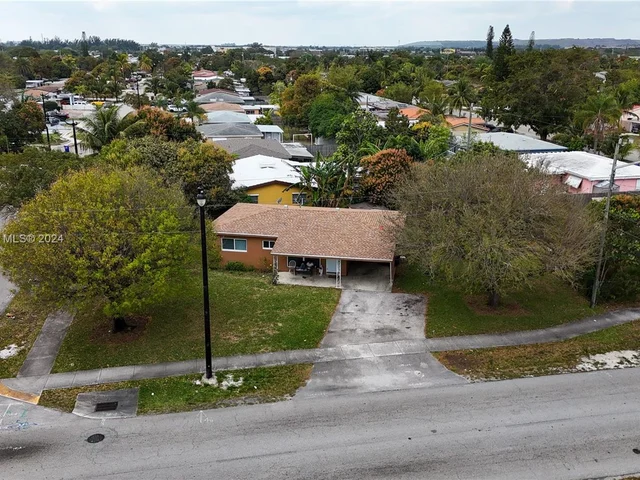 241 NE 26th St, Pompano Beach FL 33064