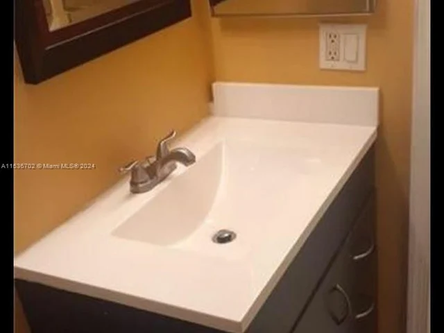 2524 NW 104th Ave # 303, Sunrise FL 33322