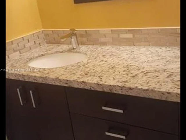 2524 NW 104th Ave # 303, Sunrise FL 33322