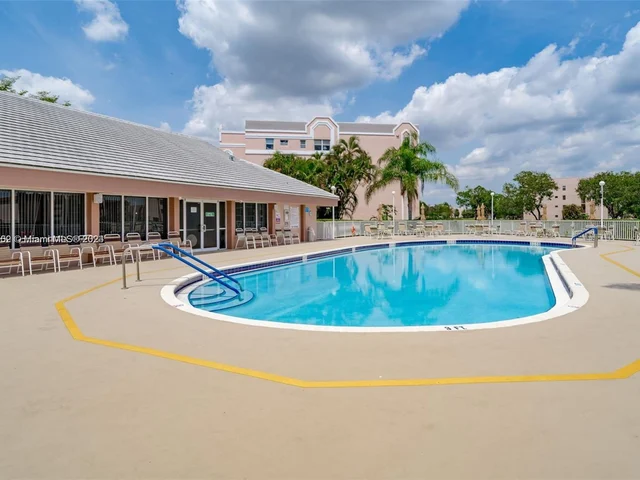 2524 NW 104th Ave # 303, Sunrise FL 33322