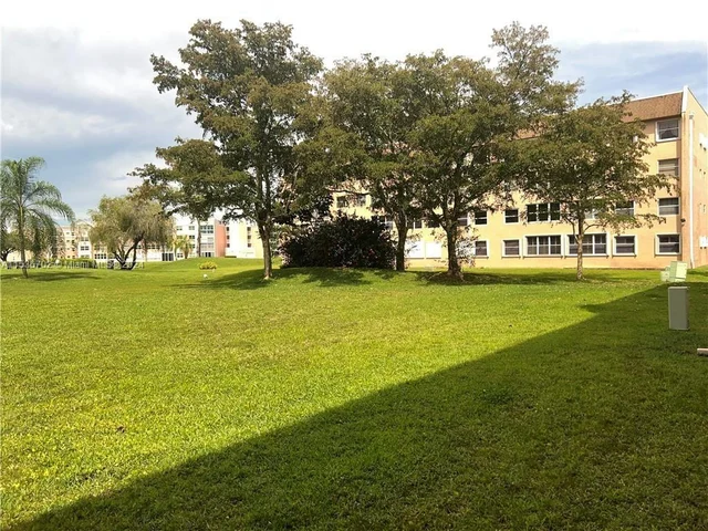 2524 NW 104th Ave # 303, Sunrise FL 33322