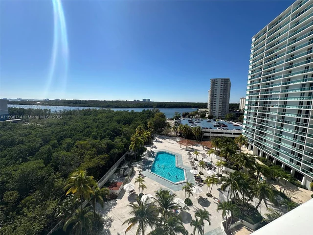 100 Bayview Dr # 917, Sunny Isles Beach FL 33160