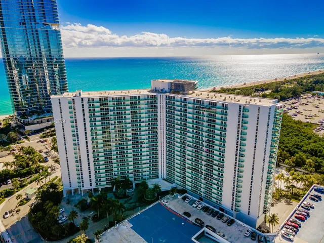 100 Bayview Dr # 917, Sunny Isles Beach FL 33160