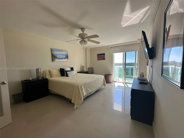 100 Bayview Dr # 917, Sunny Isles Beach FL 33160