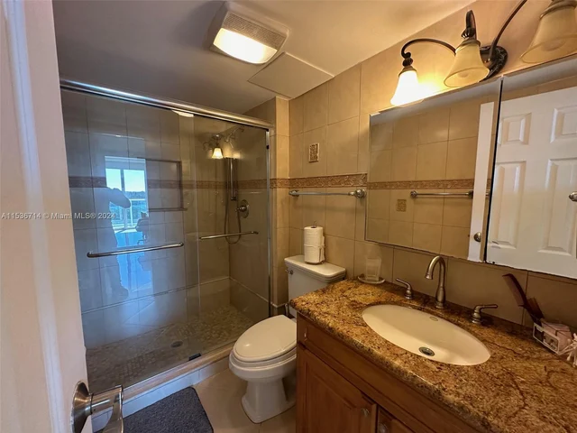 100 Bayview Dr # 917, Sunny Isles Beach FL 33160