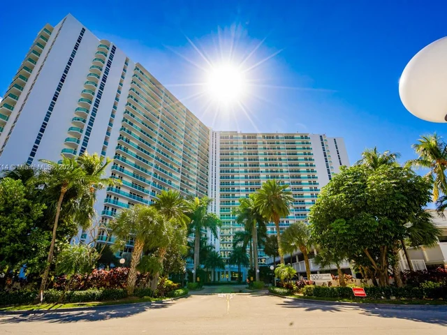100 Bayview Dr # 917, Sunny Isles Beach FL 33160