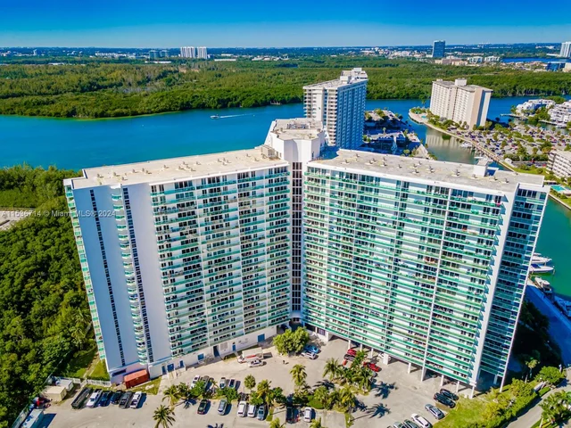 100 Bayview Dr # 917, Sunny Isles Beach FL 33160