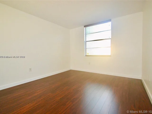 9440 Fontainebleau Blvd # 204, Miami FL 33172