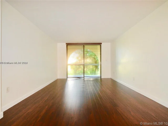 9440 Fontainebleau Blvd # 204, Miami FL 33172