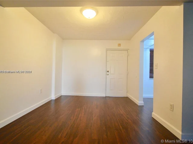 9440 Fontainebleau Blvd # 204, Miami FL 33172