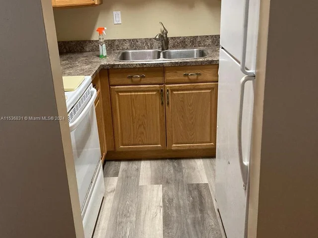 3045 NW 118th Dr # F, Coral Springs FL 33065