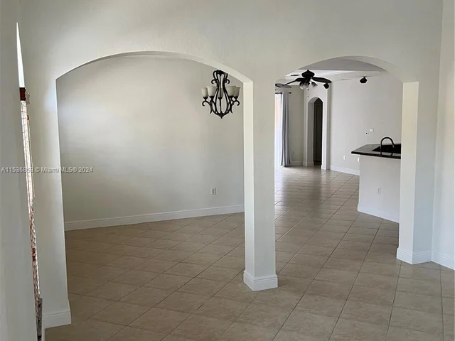 2623 SW 154th Ct, Miami FL 33185