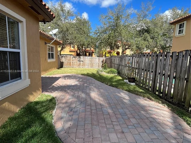 2623 SW 154th Ct, Miami FL 33185