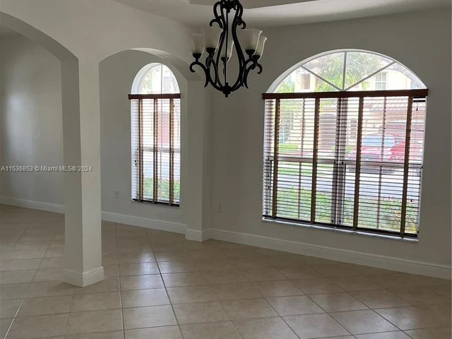 2623 SW 154th Ct, Miami FL 33185