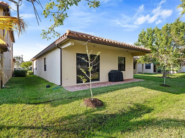 5412 NW 48th Ln, Tamarac FL 33319