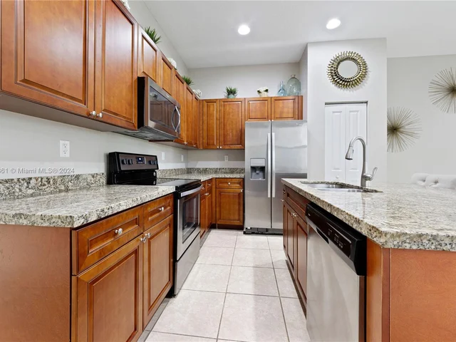 5412 NW 48th Ln, Tamarac FL 33319